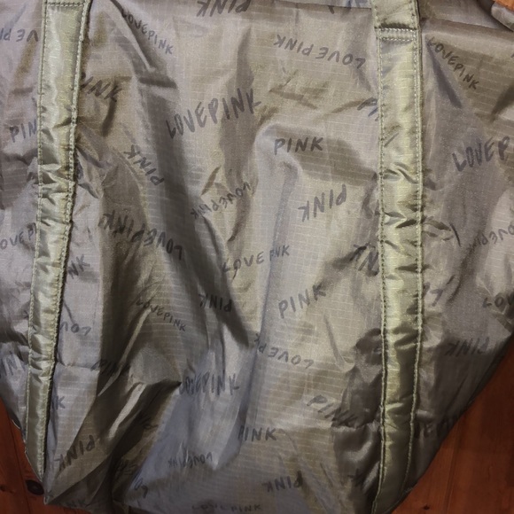 Pink Victoria’s Secret Olive green weekend tote bag and pouch large workout bag - Picture 10 of 16
